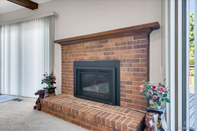 217 Stonetree Circle, Rochester Hills, MI 48309