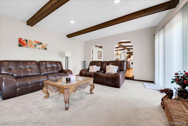 217 Stonetree Circle, Rochester Hills, MI 48309