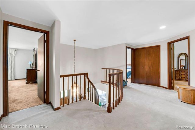 217 Stonetree Circle, Rochester Hills, MI 48309