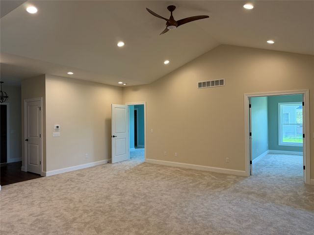7370 KORIN Crossing 95, Erie, PA 16415