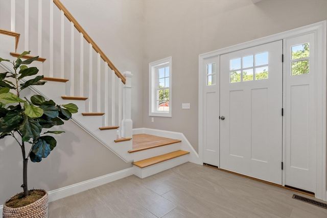 6 Jewett Rd, Sterling, MA 01564