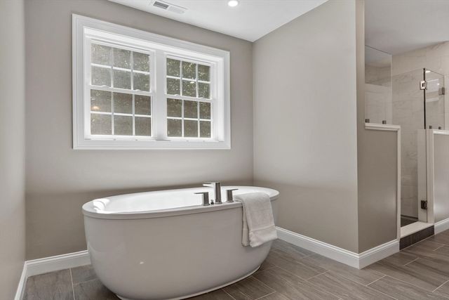 6 Jewett Rd, Sterling, MA 01564