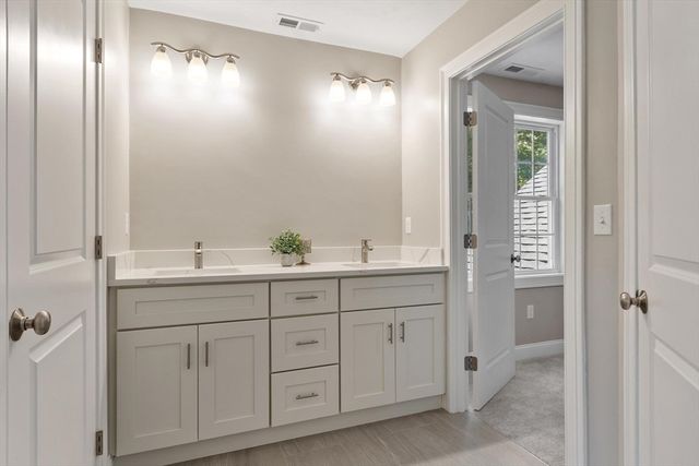 6 Jewett Rd, Sterling, MA 01564