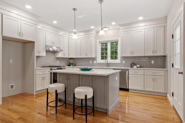 6 Jewett Rd, Sterling, MA 01564