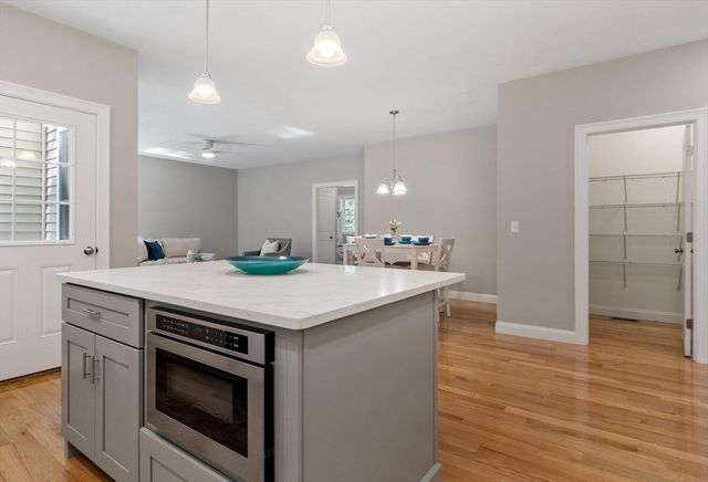 6 Jewett Rd, Sterling, MA 01564