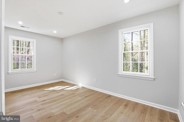 12136 WESTWOOD HILLS DR, Herndon, VA 20171