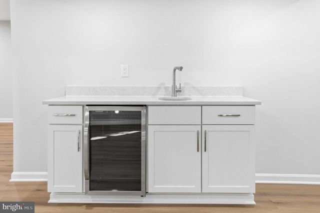 12136 WESTWOOD HILLS DR, Herndon, VA 20171