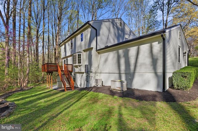 12136 WESTWOOD HILLS DR, Herndon, VA 20171