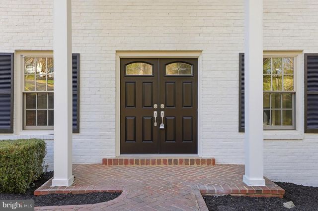 12136 WESTWOOD HILLS DR, Herndon, VA 20171