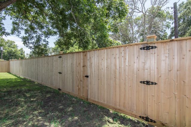 410 N Avenue D, Shiner, TX 77984