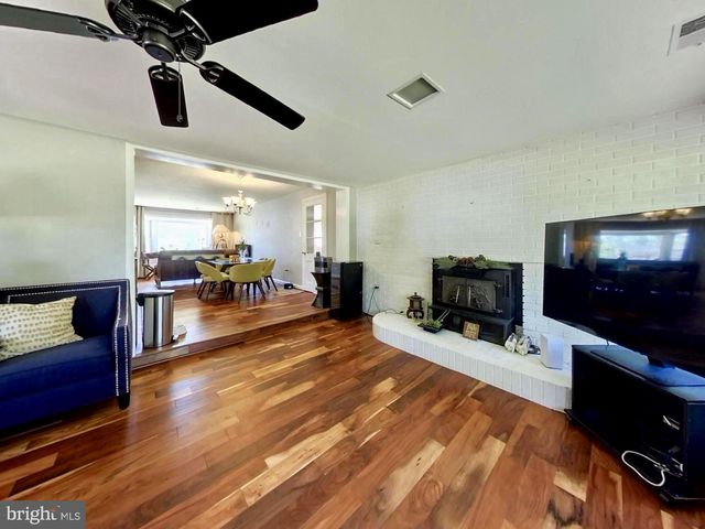 4520 APPLE TREE DR, Alexandria, VA 22310