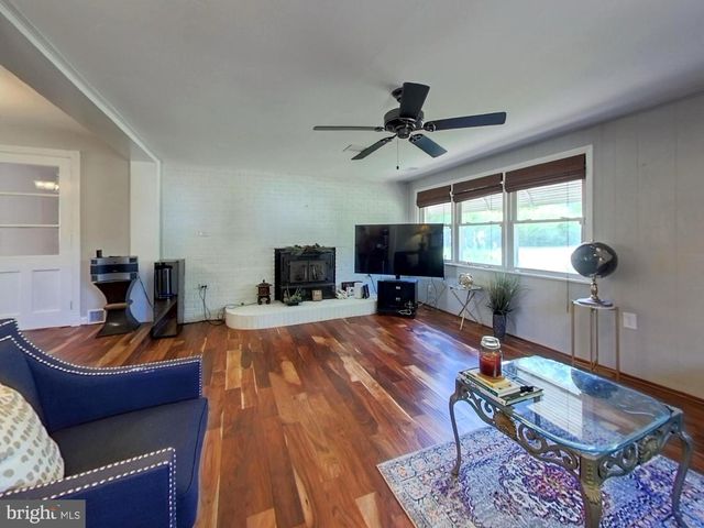 4520 APPLE TREE DR, Alexandria, VA 22310