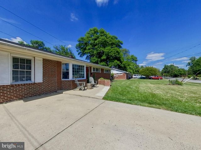 4520 APPLE TREE DR, Alexandria, VA 22310