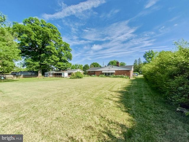 4520 APPLE TREE DR, Alexandria, VA 22310