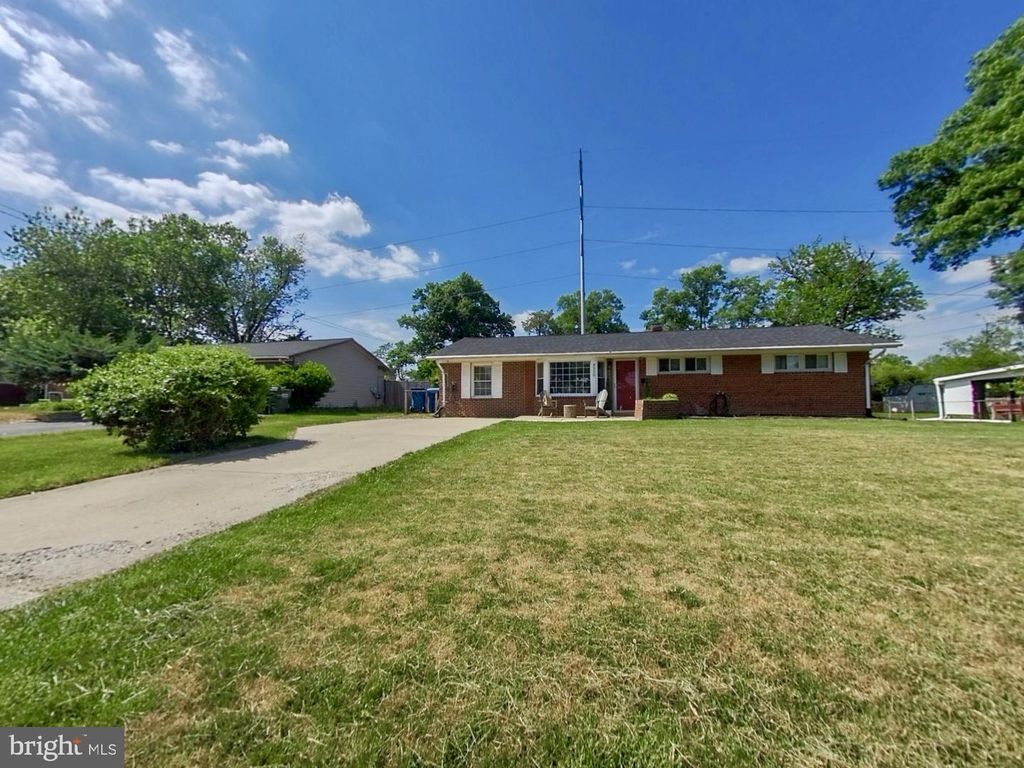 4520 APPLE TREE DR, Alexandria, VA 22310