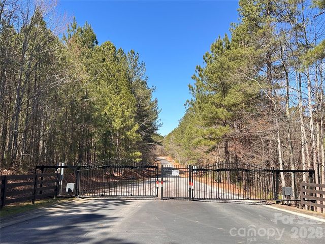 1318 Sunset Point Drive, Connelly Springs, NC 28612