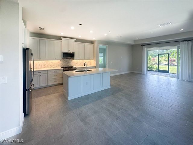 4605 Centaurus CIR, Naples, FL 34120