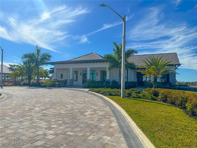 4605 Centaurus CIR, Naples, FL 34120