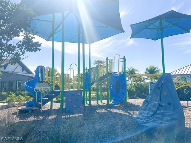 4605 Centaurus CIR, Naples, FL 34120