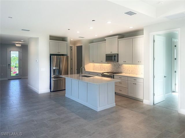 4605 Centaurus CIR, Naples, FL 34120