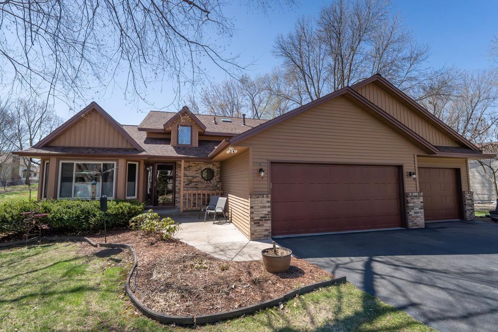 12405 52nd Avenue N, Plymouth, MN 55442