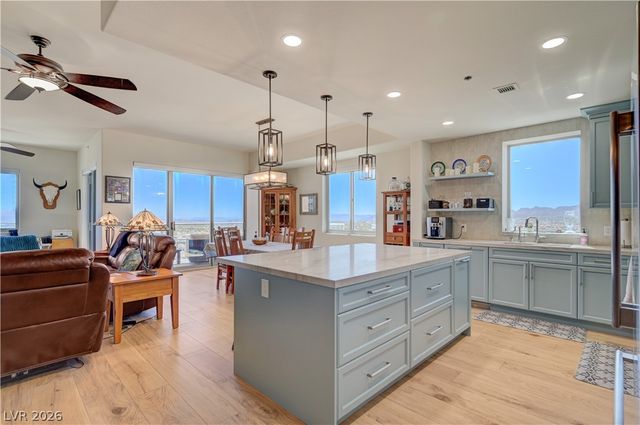 8255 Las Vegas Boulevard 1513, Las Vegas, NV 89123
