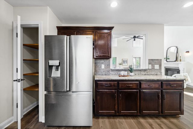 1708 Spring Haven Dr, Clarksville, TN 37042