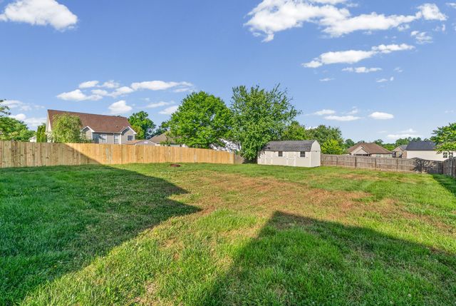 1708 Spring Haven Dr, Clarksville, TN 37042