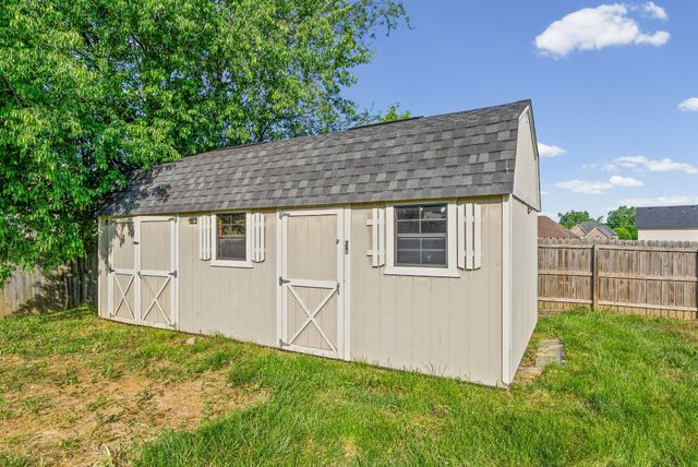 1708 Spring Haven Dr, Clarksville, TN 37042