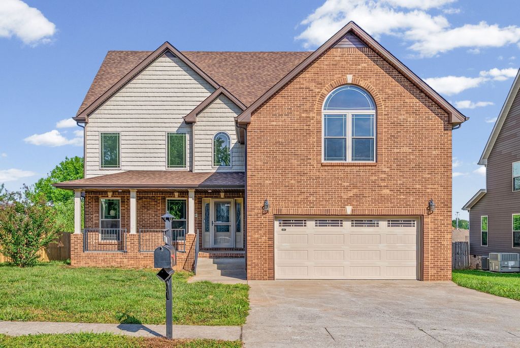1708 Spring Haven Dr, Clarksville, TN 37042