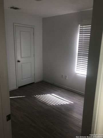 7410 SILOS RDG, San Antonio, TX 78252