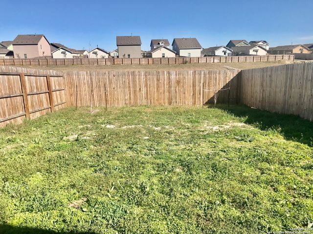 7410 SILOS RDG, San Antonio, TX 78252