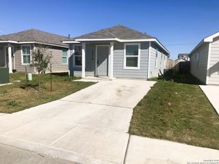 7410 SILOS RDG, San Antonio, TX 78252