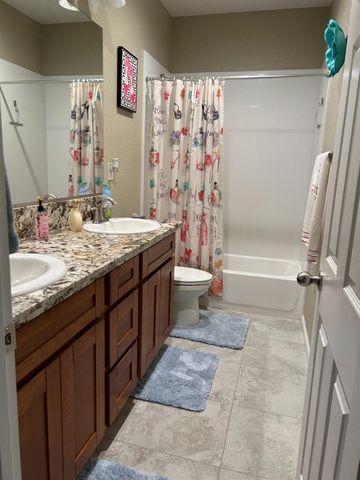 1816 E Knights Ferry Dr, Plumas Lake, CA 95961