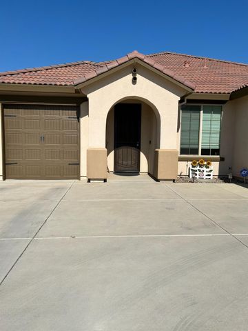 1816 E Knights Ferry Dr, Plumas Lake, CA 95961