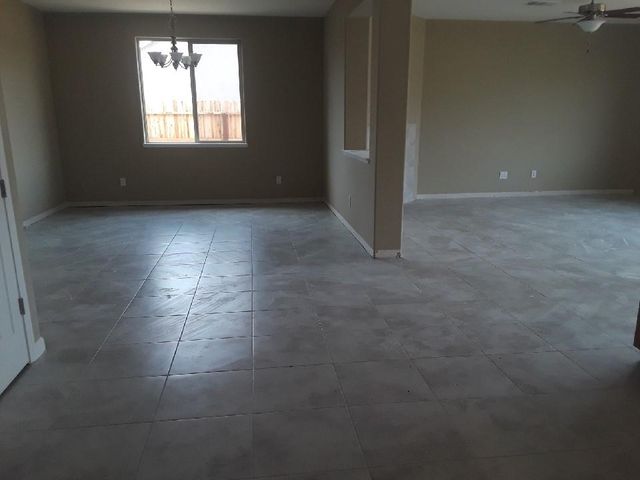 1816 E Knights Ferry Dr, Plumas Lake, CA 95961