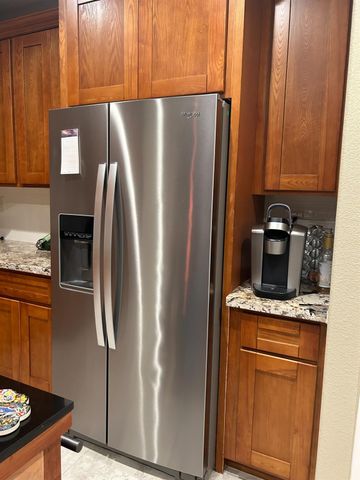 1816 E Knights Ferry Dr, Plumas Lake, CA 95961