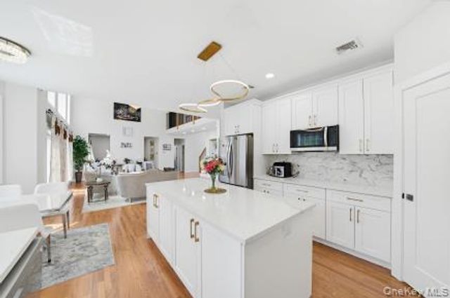 1575 Route 17A, Warwick, NY 10990