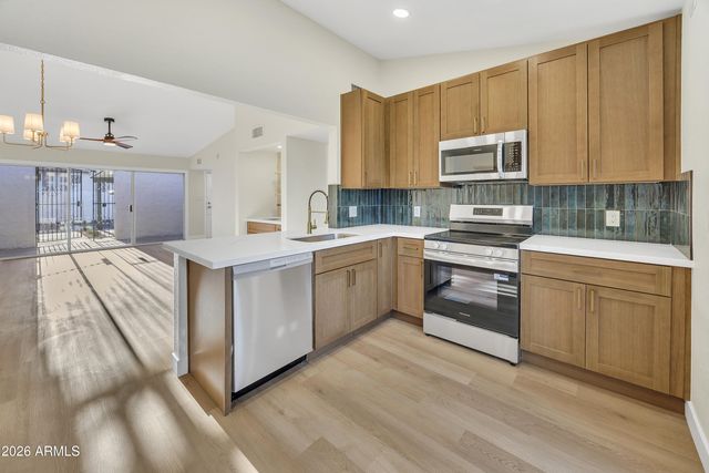 2819 N 49TH Street, Phoenix, AZ 85008