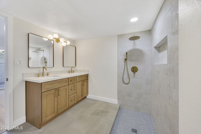 2819 N 49TH Street, Phoenix, AZ 85008