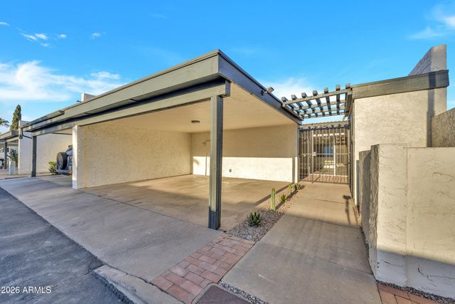2819 N 49TH Street, Phoenix, AZ 85008