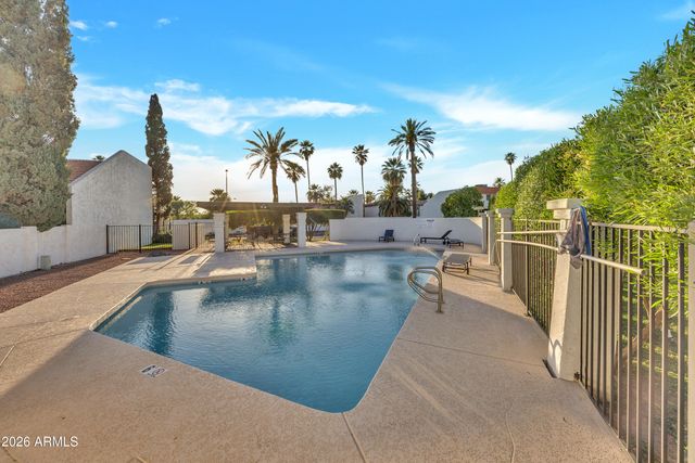 2819 N 49TH Street, Phoenix, AZ 85008