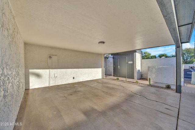 2819 N 49TH Street, Phoenix, AZ 85008