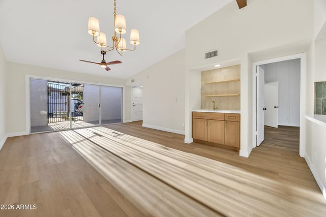 2819 N 49TH Street, Phoenix, AZ 85008