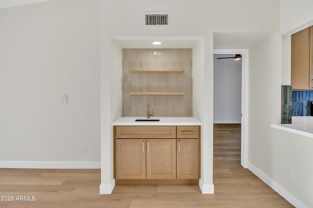 2819 N 49TH Street, Phoenix, AZ 85008