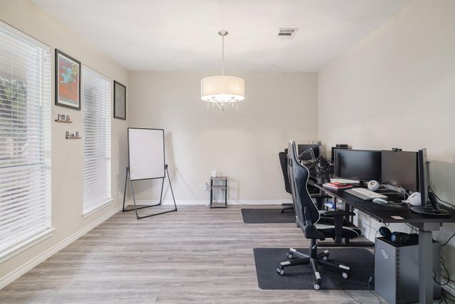 9212 Pioneer Forest DR, Austin, TX 78744