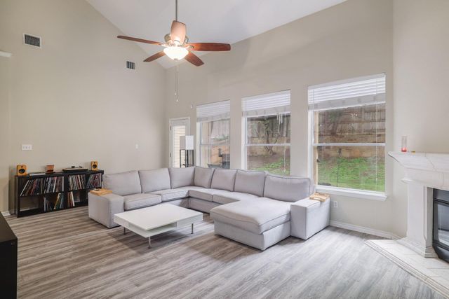 9212 Pioneer Forest DR, Austin, TX 78744