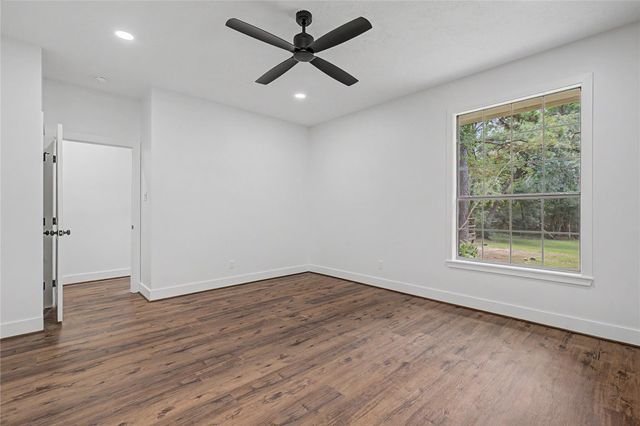 83 Dahlia Road, Huntsville, TX 77320