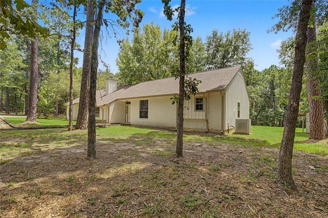 83 Dahlia Road, Huntsville, TX 77320