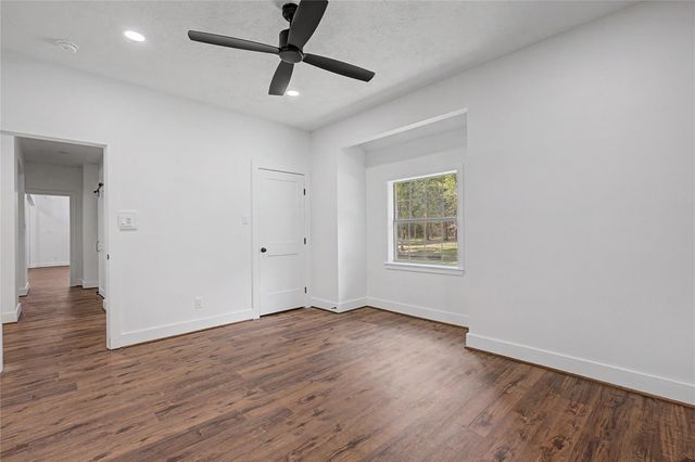83 Dahlia Road, Huntsville, TX 77320